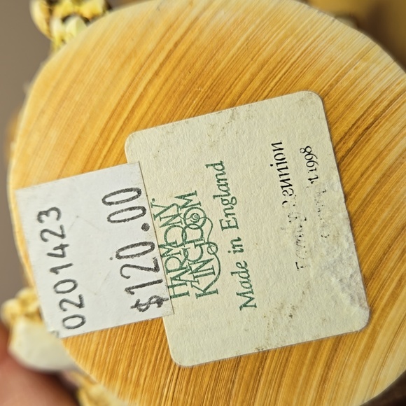 Harmony Kingdom "Family Reunion" Monkeys. Zookeepers Series - Picture 9 of 12